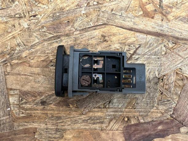 Кнопка межосевой блокировки Lexus GX470  84725-60080