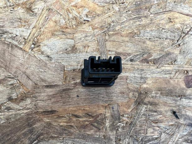 Кнопка обогрева заднего стекла Toyota Hilux 84790-0K010