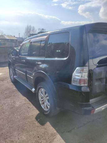 Стекло кузовное Mitsubishi Pajero 4 левое  6121A215