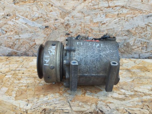Компрессор кондиционера Mitsubishi Pajero Sport K9 MR315442