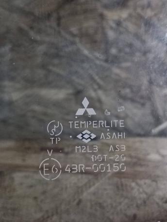 Стекло кузовное Mitsubishi Pajero Sport K9 правое  MR245134