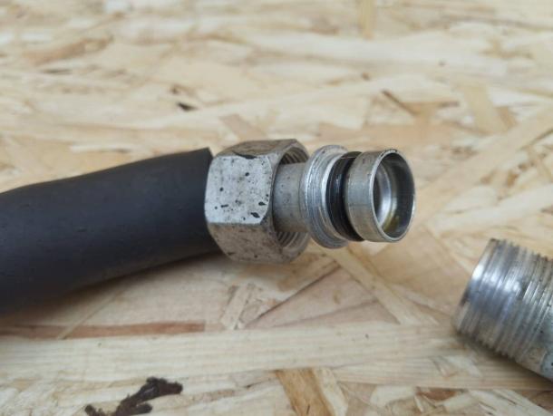 Трубка кондиционера Toyota Land Cruiser 100 88717-6A230