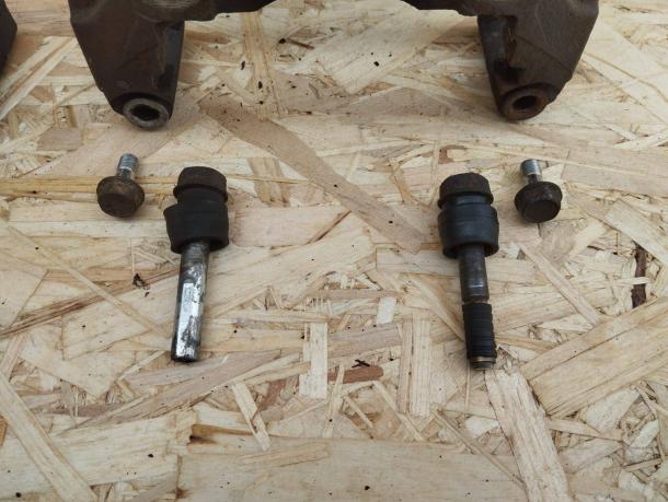 Суппорт Suzuki Grand Vitara перед к-т 55102-65J01