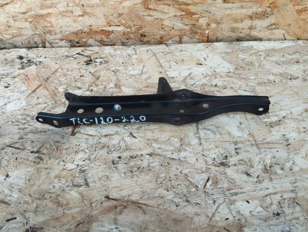Кронштейн замка капота Toyota Prado 120  53209-60070