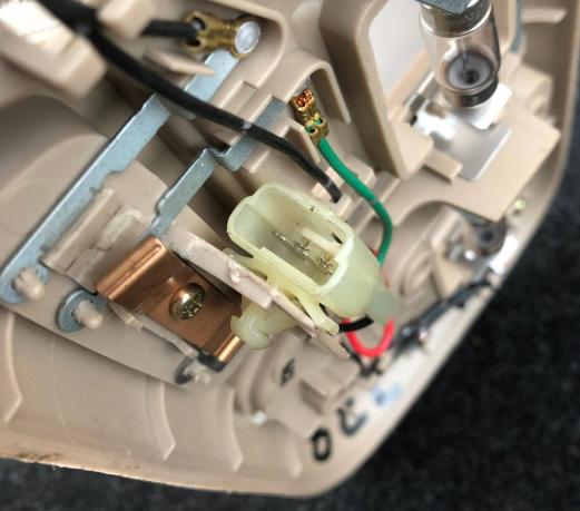 Плафон салона Toyota Land Cruiser 100 средний беж 81260-60070-A0