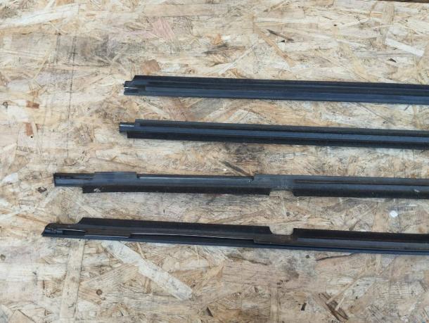 Бархотка стекла Toyota Land Cruiser Prado 90 наруж 75722-60030