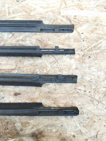 Бархотка стекла Toyota Land Cruiser Prado 90 наруж 75722-60030