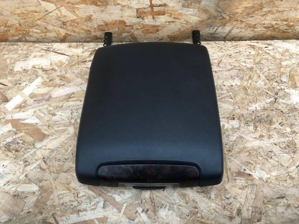 Крышка подлокотника Toyota Land Cruiser 200 чёрная 58905-60190-C0