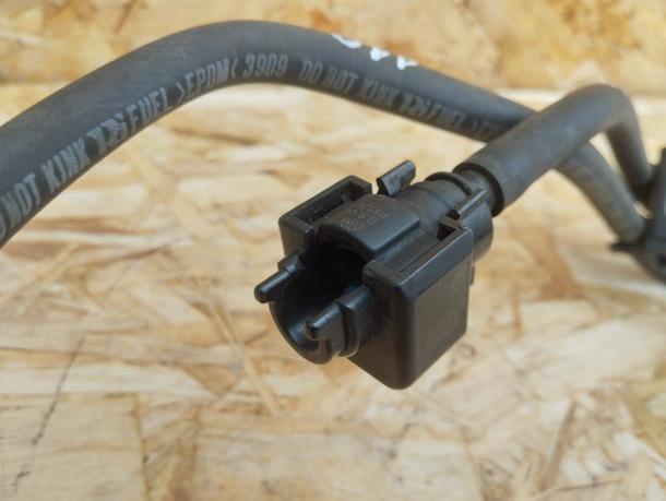 Шланг топлиный на рампу Toyota 4Runner 215 1GRFE 23801-31070