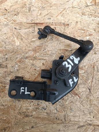 Датчик уровня кузова Mitsubishi Pajero 4 перед 8651A064