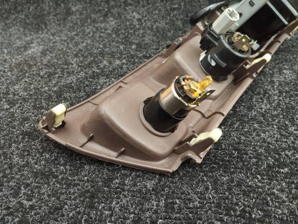 Пепельница передняя Toyota Land Cruiser 100 OAK 55413-60070-E0