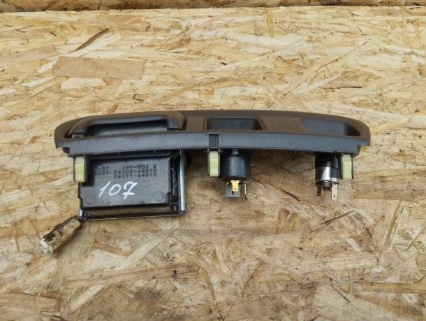 Пепельница передняя Toyota Land Cruiser 100 GRAY 55413-60070-B0