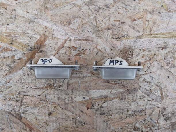 Фонарь подсветки номера Mitsubishi Challenger MB596500