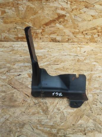 Защита трубок кондиционера Toyota Land Cruiser 100 88688-6A130