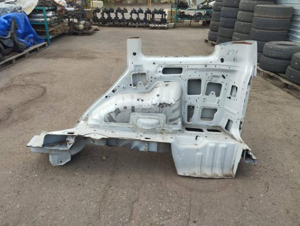 Четверть Mitsubishi Pajero 4 задняя правая 5312A542