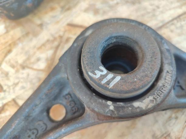 Кронштейн редуктора Toyota Land Cruiser 200 пер кт 52380-60070
