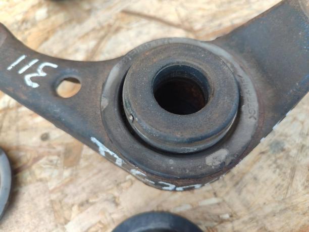 Кронштейн редуктора Toyota Land Cruiser 200 пер кт 52380-60070