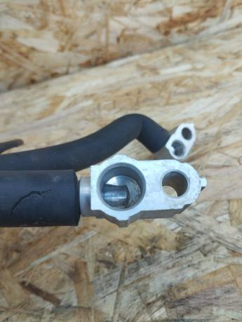 Трубка кондиционера Toyota Land Cruiser 200 перед. 88717-6B100