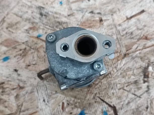 Клапан воздушного насоса Toyota Lexus левый 25720-50010