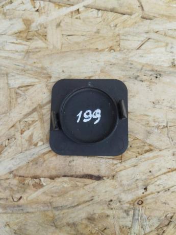 Заглушка кнопки Toyota Land Cruiser 100 квадрат 55548-60040-C0
