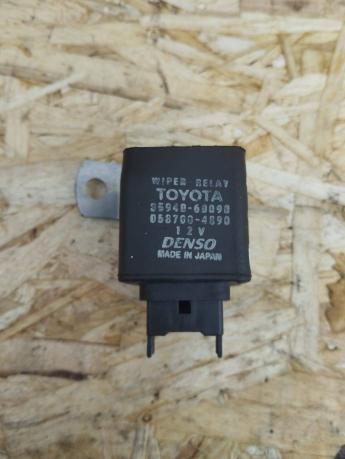 Реле стеклоочистителя Toyota Land Cruiser 100 задн 85940-60090