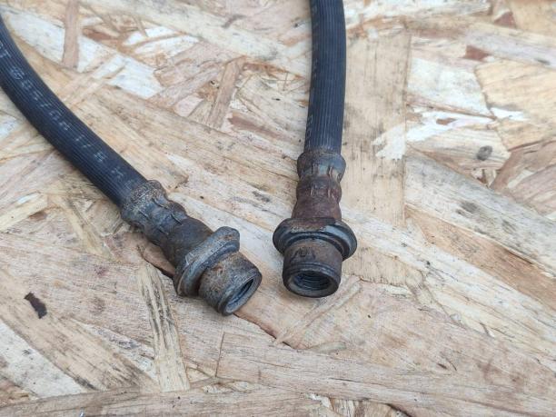 Шланг тормозной Toyota Land Cruiser 200 передний 90947-02F43
