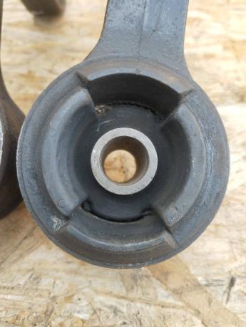 Кронштейн редуктора Toyota Land Cruiser Prado 90 52380-35040