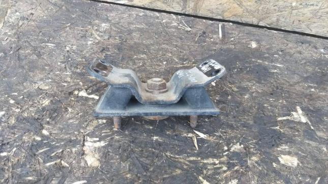 Опора МКПП Toyota Land Cruiser 100 12371-66040