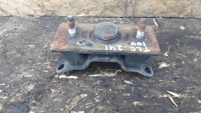 Опора МКПП Toyota Land Cruiser 100 12371-66040
