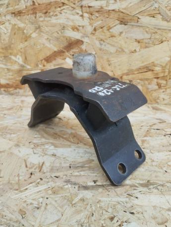Опора АКПП Toyota Land Cruiser Prado 120  12371-30060