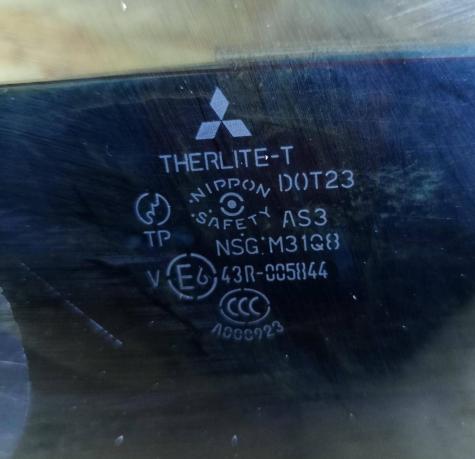 Стекло крышки багажника Mitsubishi Pajero 4 Оригин 5825A010
