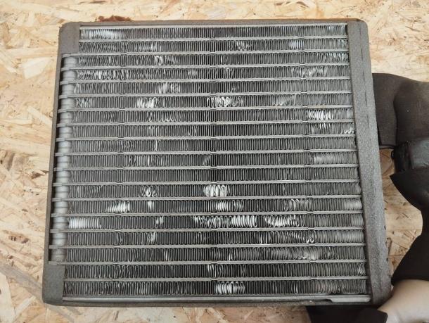 Испаритель кондиционера Mitsubishi Pajero 3 MR398361