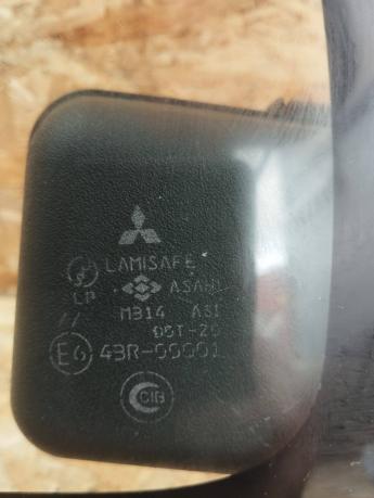 Стекло лобовое Mitsubishi Pajero 3 MR557312