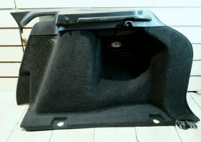Обшивка багажника правая Range Rover Evoque  BJ3245430