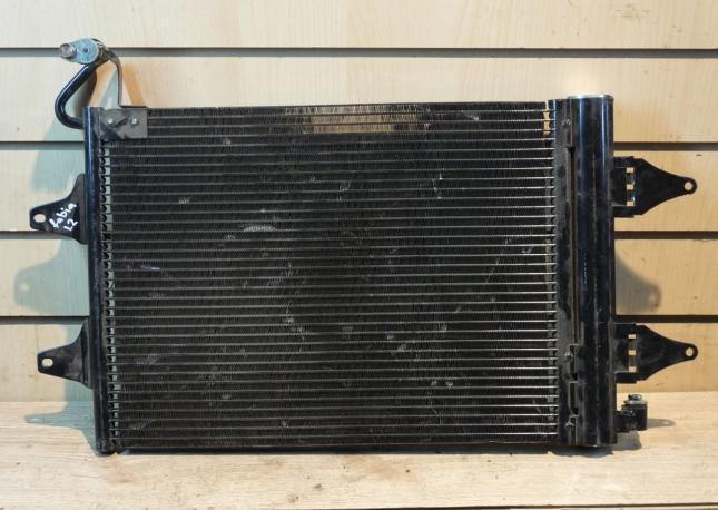 Радиатор кондиционера Skoda Fabia 2007-2014г 6Q0820411B