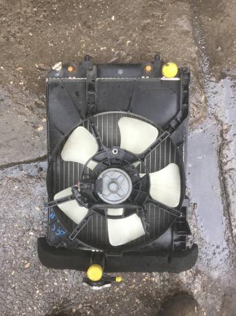 Радиатор охлаждения Toyota Passo KGC10 16400-B1020