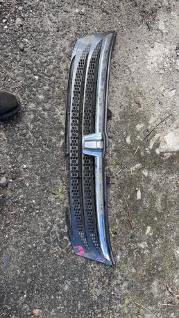 Решетка радиатора Toyota Isis ANM10G 53101-44230