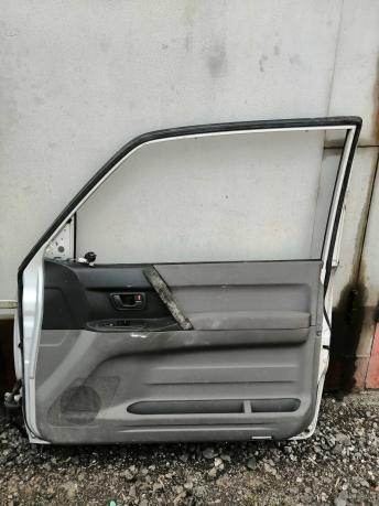 Дверь Mitsubishi Pajero N68W 