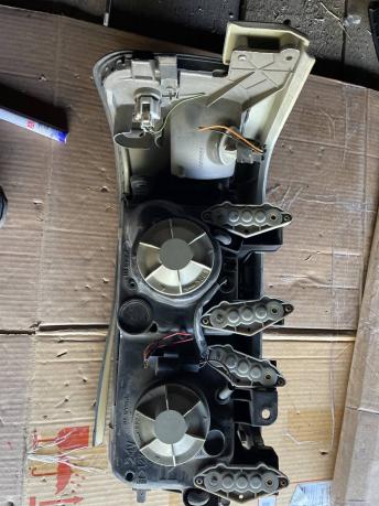 Фара Mitsubishi Delica 110-37615