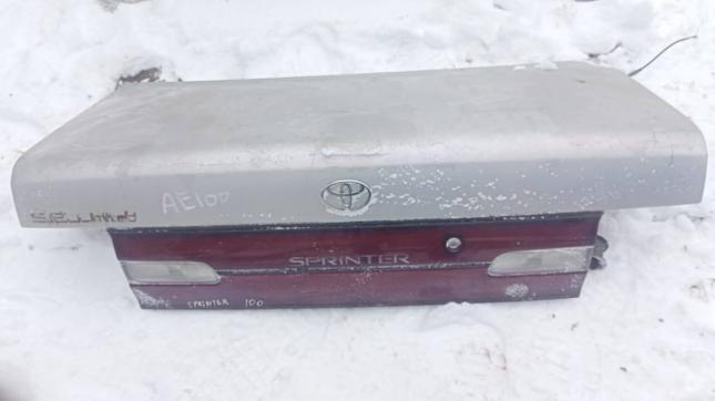 Крышка багажника Toyota Sprinter 100 