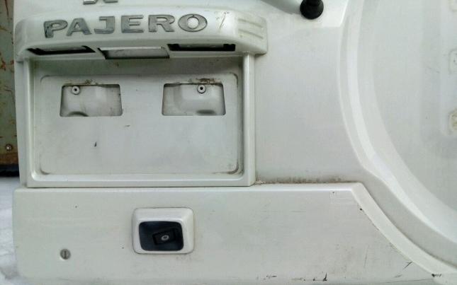 Дверь багажника рейстал Mitsubishi Pajero V75/68 