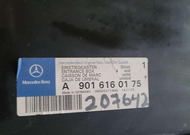 Подножка новая оригинал Mercedes Sprinter A9016160175p