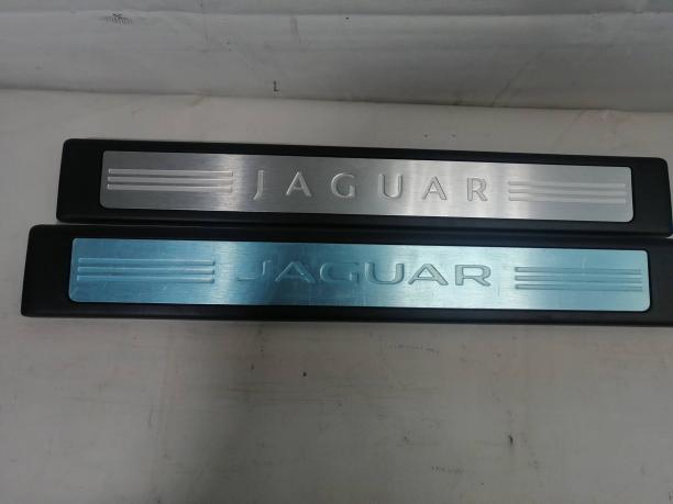 Молдинги порогов Jaguar XF 8X2313200A