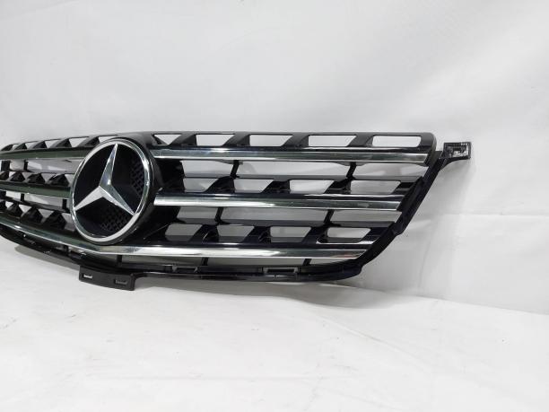 Декоративная решетка радиатора Mercedes W166 ML/GLE A1668800123