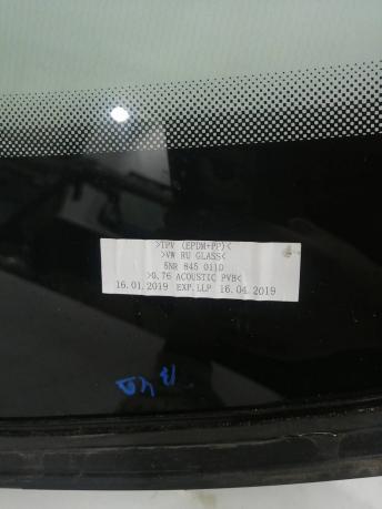 Лобовое стекло Volkswagen Tiguan 2 5NR845011D