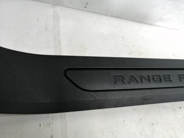 Накладка на порог левая Range Rover Evoque 2 LR115876