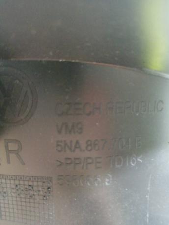 Обшивка крышки багажника правая Volkswagen Tiguan 5NA867704B