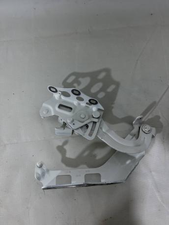 Петля капота правая Mercedes C-class A2058800928