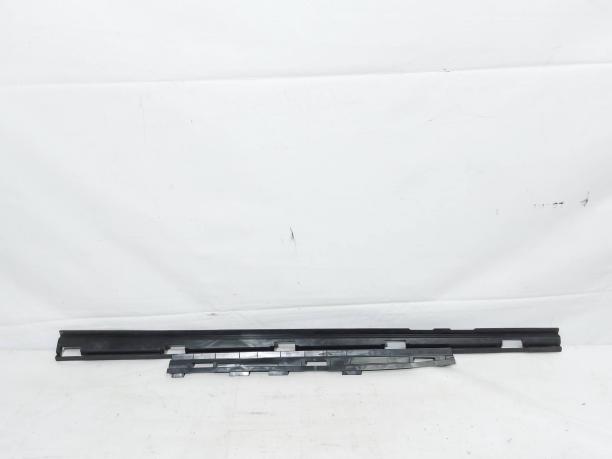 Кронштейн порога правый Mercedes W167 GLE A1676988101