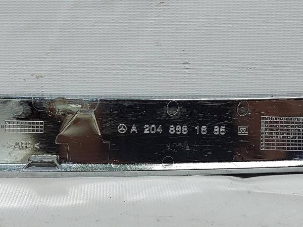 Хром решетки радиатора Mercedes X204 GLK A2048881685